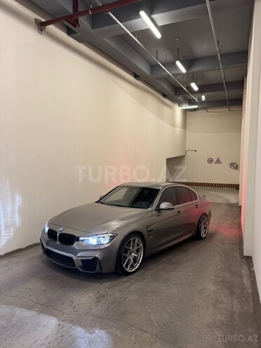 BMW 330-2