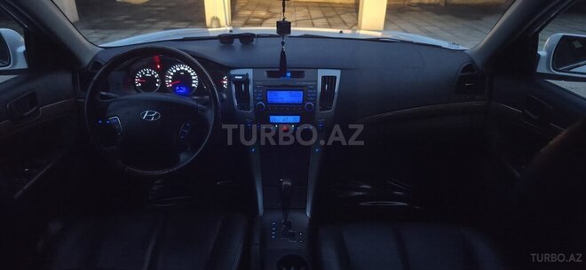 Hyundai Sonata-5