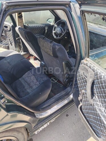 Opel Vectra-10