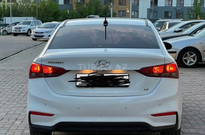 Hyundai Accent-3