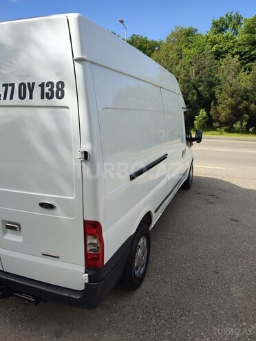 Ford Transit-6