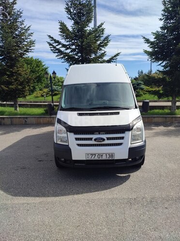 Ford Transit-3