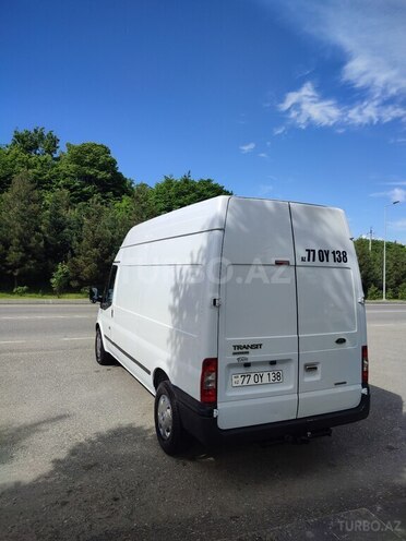 Ford Transit-5