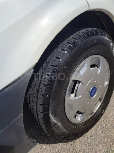Ford Transit-14