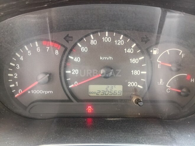 Hyundai Accent-2