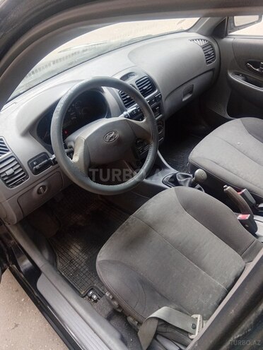 Hyundai Accent-3