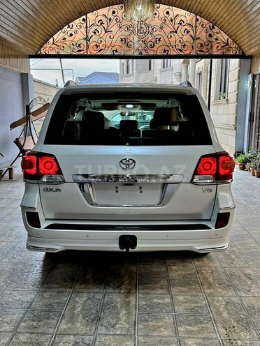 Toyota Land Cruiser-11