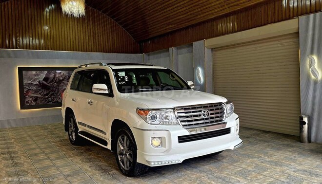 Toyota Land Cruiser-9
