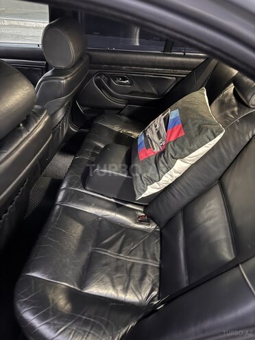 BMW 523-9