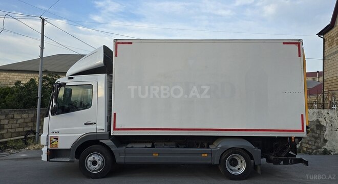 Mercedes Atego 818-3