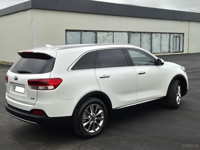 Kia Sorento-9