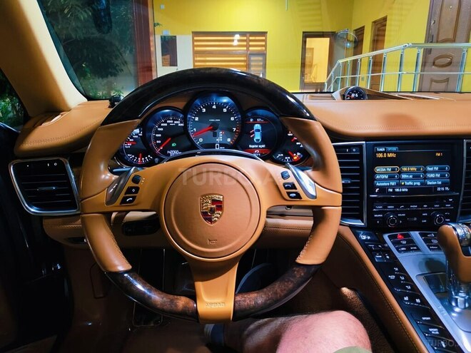 Porsche Panamera 4S-4