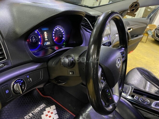 Hyundai i40-12