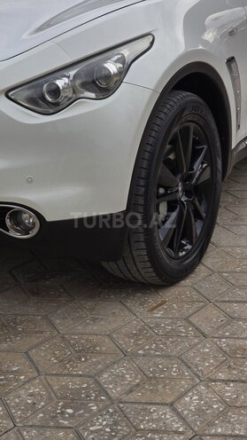Infiniti FX35-14