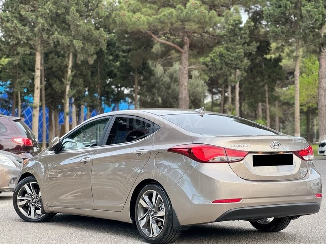 Hyundai Elantra-2