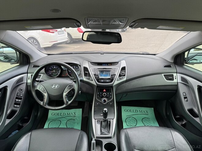 Hyundai Elantra-13