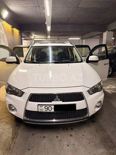 Mitsubishi Outlander-1