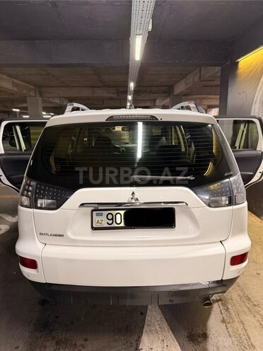 Mitsubishi Outlander-2