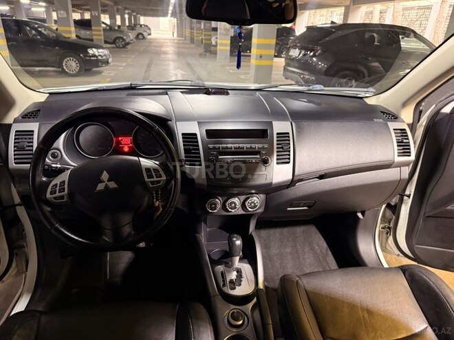 Mitsubishi Outlander-3