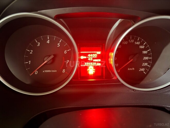 Mitsubishi Outlander-4