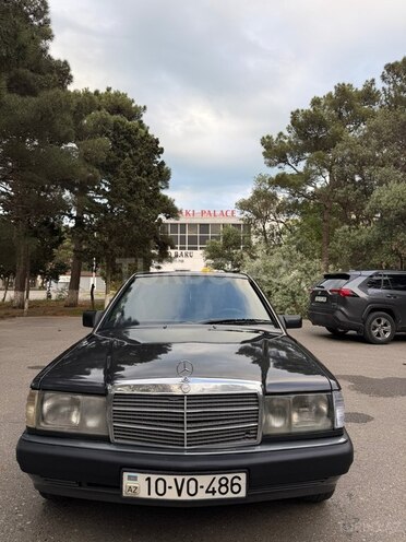 Mercedes 190-1