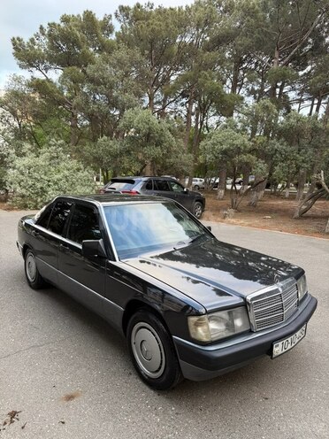 Mercedes 190-2