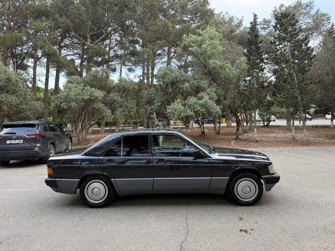 Mercedes 190-4