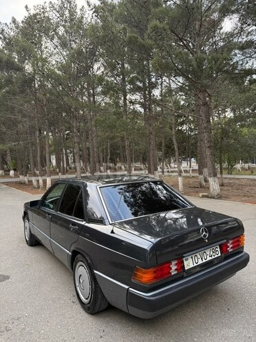 Mercedes 190-9