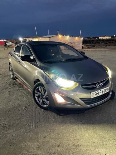 Hyundai Elantra-2