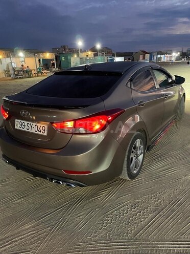 Hyundai Elantra-5
