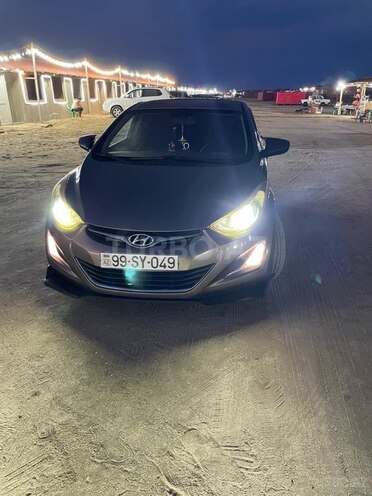 Hyundai Elantra-3