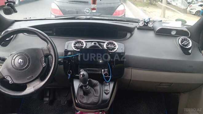 Renault Scenic-11