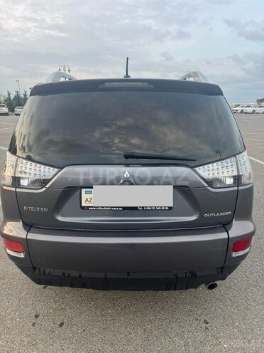 Mitsubishi Outlander-9