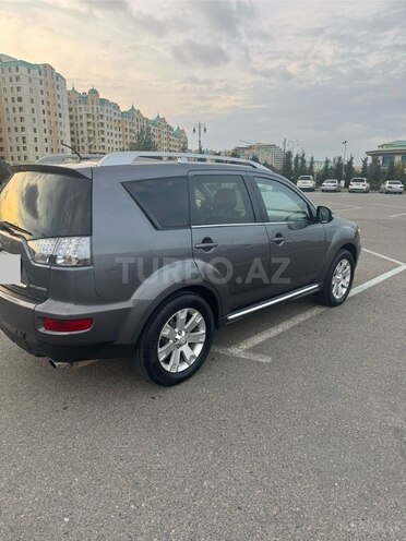 Mitsubishi Outlander-10