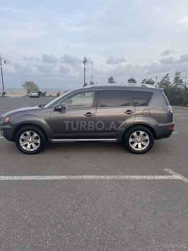 Mitsubishi Outlander-7