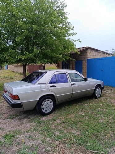Mercedes 190-6