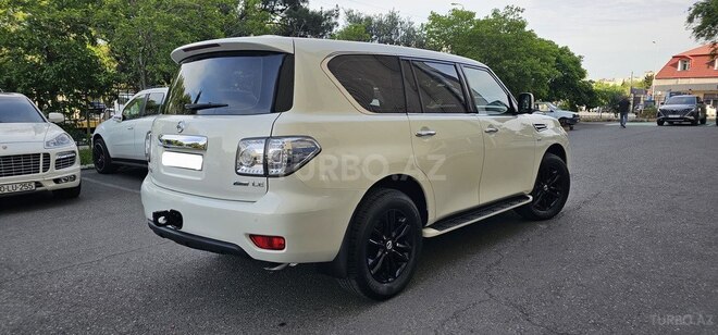 Nissan Patrol 2013, 232,000 km - 5.6 l - Bakı