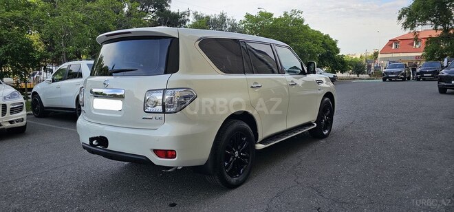 Nissan Patrol 2013, 232,000 km - 5.6 l - Bakı