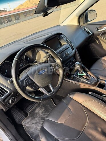 Ford Focus-7