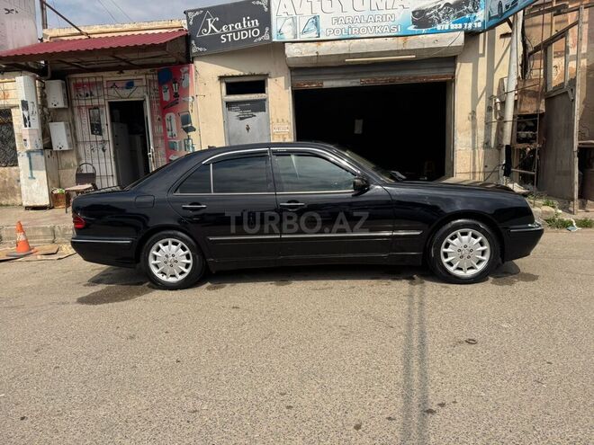 Mercedes E 220-3