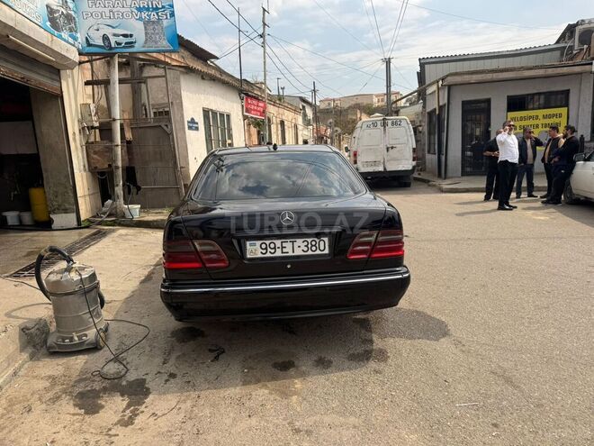Mercedes E 220-8