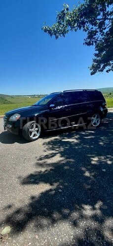 Mercedes GL 550 4MATIC-10