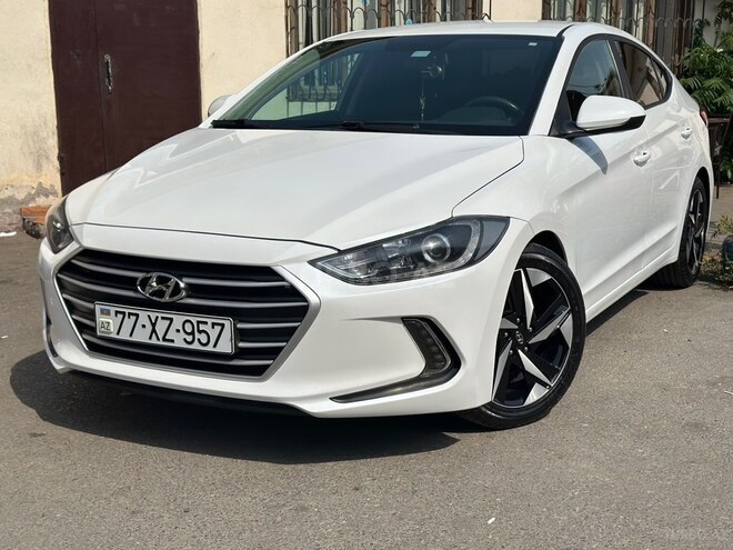 Hyundai Elantra-3