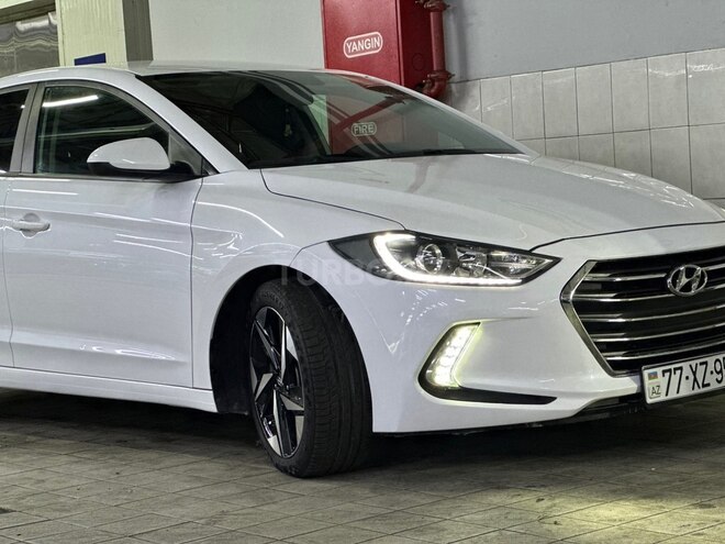 Hyundai Elantra-16