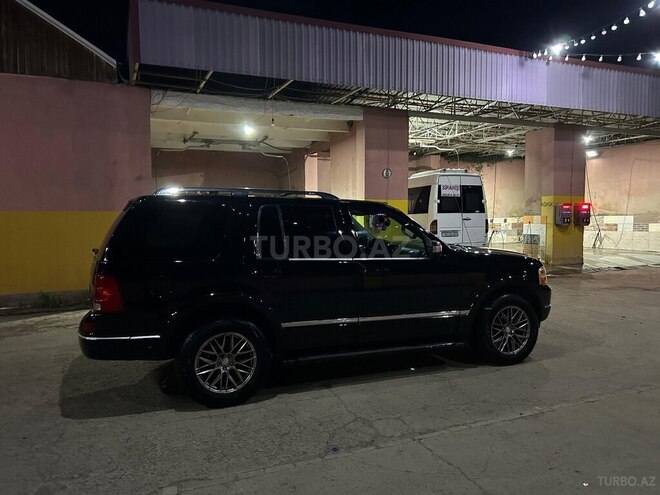 Ford Explorer-2