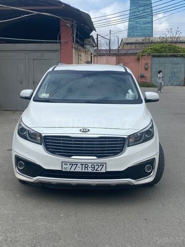 Kia Carnival-1