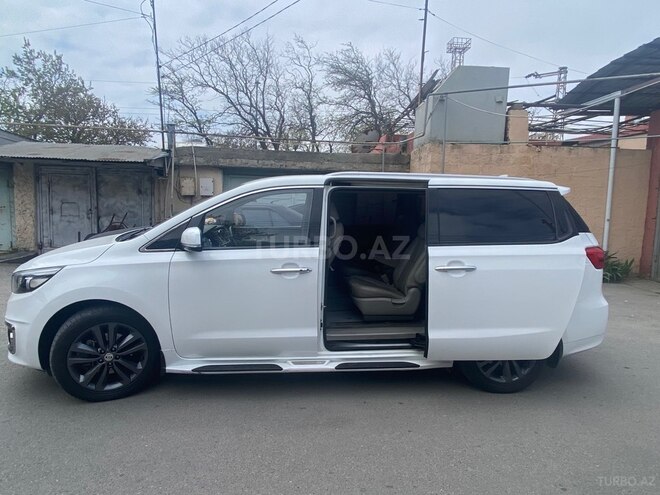 Kia Carnival-7