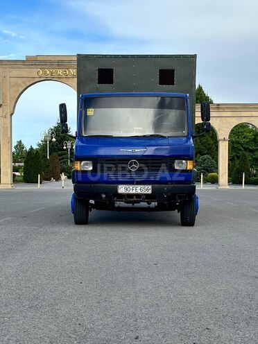 Mercedes 811 D-1