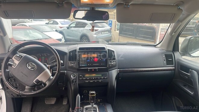 Toyota Land Cruiser-3