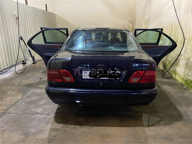 Mercedes E 220-9